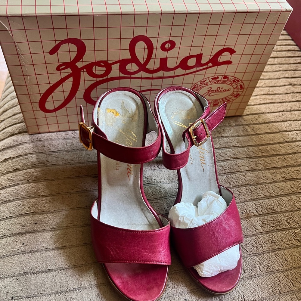 Vintage GAROLINI Women's Red high heel shoes 5 M Sandals